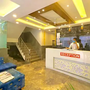 Hotel Gloory Near Delhi Airport ****