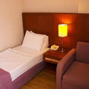 Hotel Avisos And ***